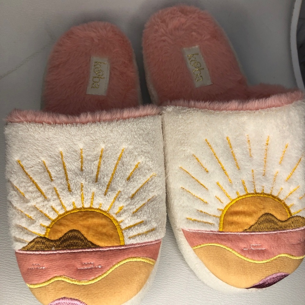 Kooba Good Vibes Sunrise Plush Slippers Size xl 9.5-10.5New No Box Pink